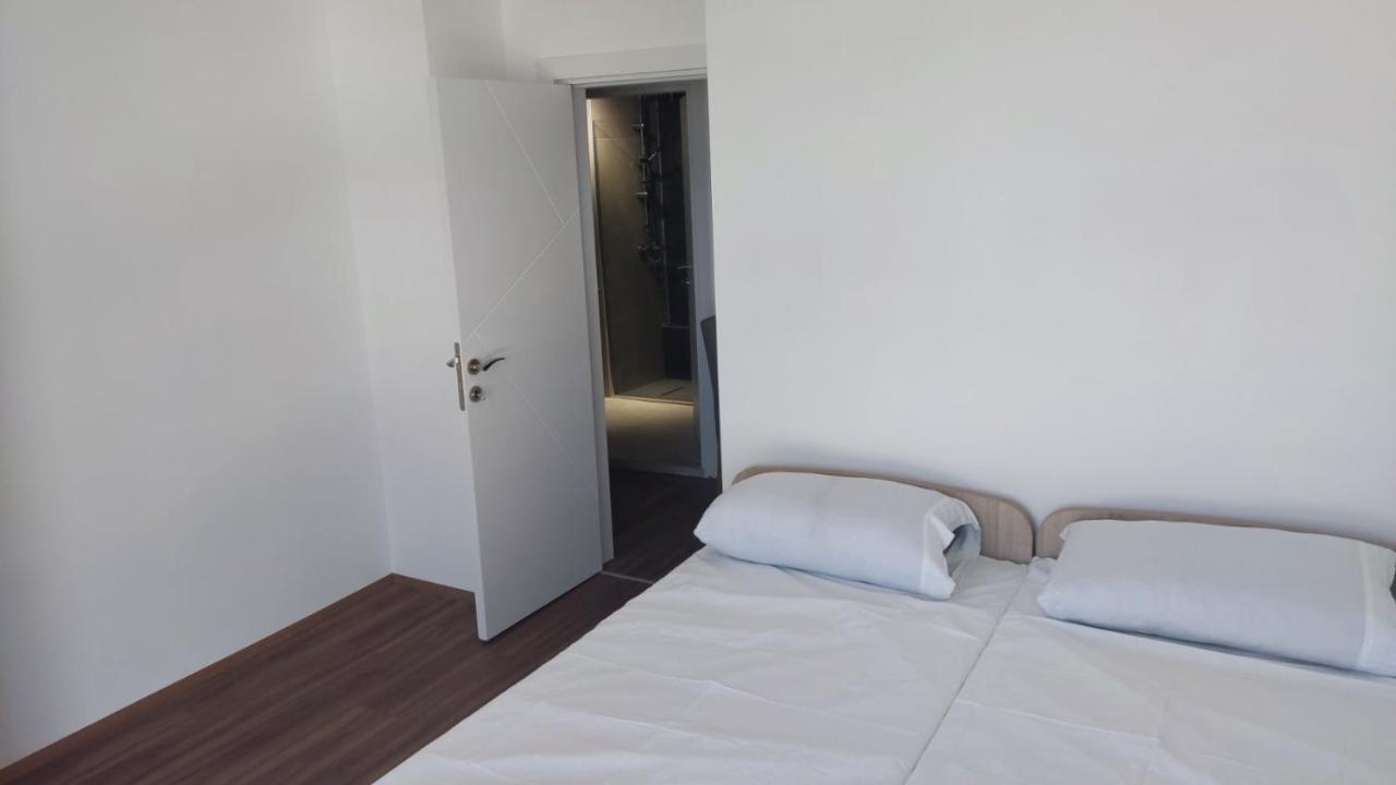 Sky View Luxury Center Skopje Apartments Екстер'єр фото