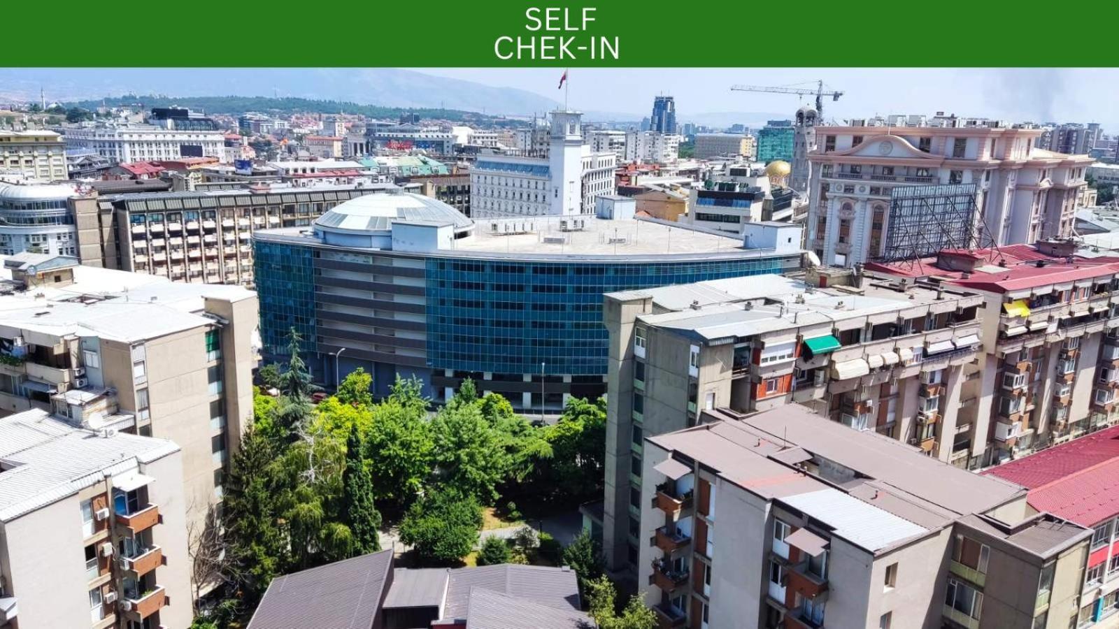 Sky View Luxury Center Skopje Apartments Екстер'єр фото