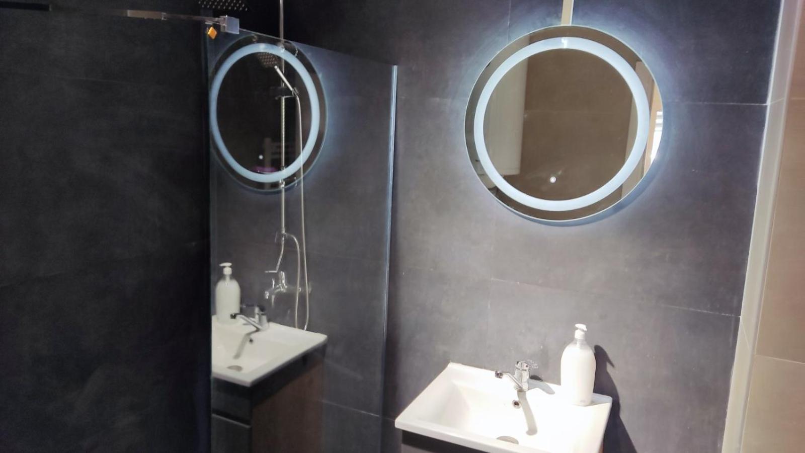 Sky View Luxury Center Skopje Apartments Екстер'єр фото